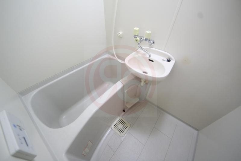 洗面設備　ゆったりとスペースのある洗面所