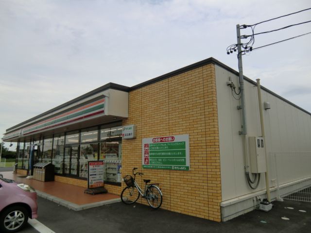 コンビニ　セブンイレブン（コンビニ）まで570m