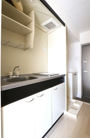 キッチン　IHコンロで料理ができます