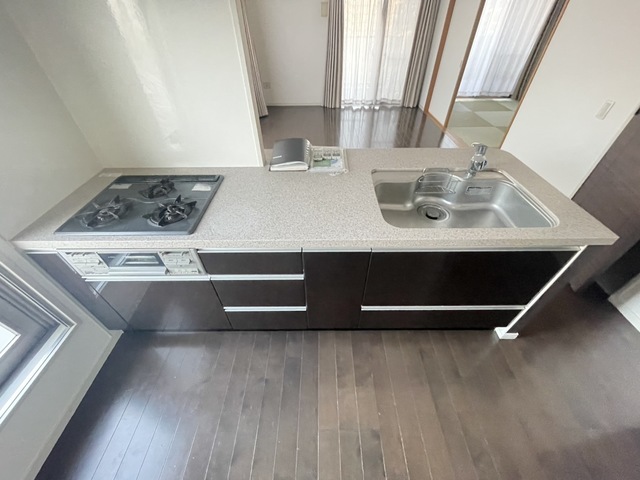 キッチン　別部屋参考写真です