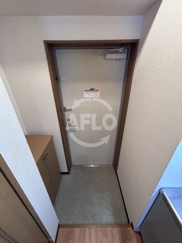 玄関　リバースクエア103　玄関