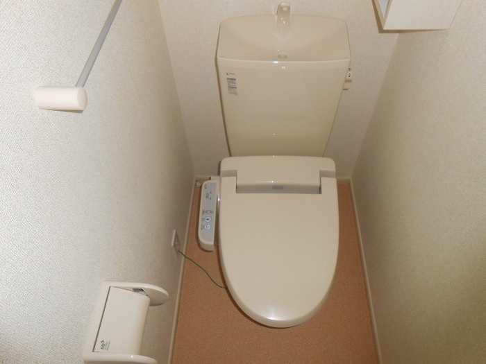 トイレ　反転写真