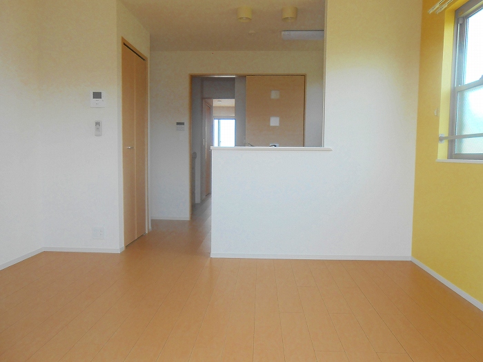 居室・リビング　反転写真