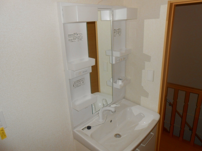 洗面設備　反転写真