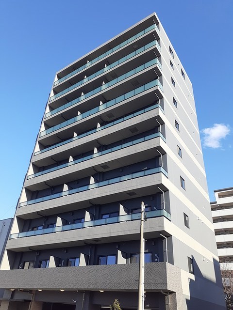 建物外観　１０階建ての賃貸マンション