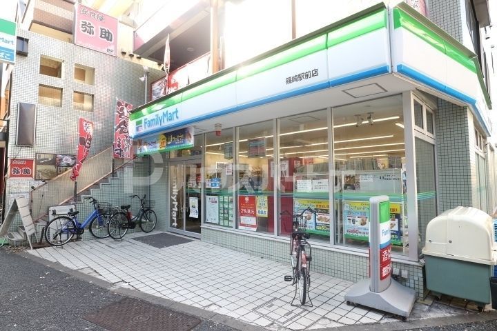 コンビニ　ファミリーマート篠崎駅前店（コンビニ）まで130m