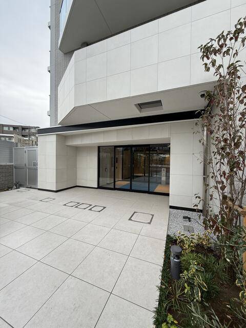 エントランス　オートロック完備