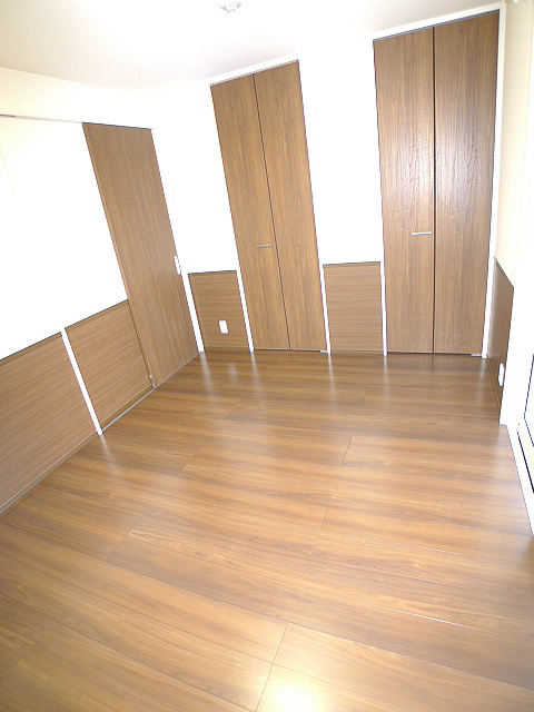 その他部屋・スペース　エントランス側の洋室