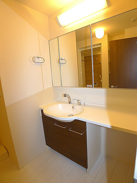 洗面設備　魅力的な洗面台