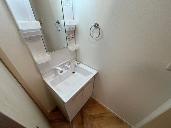 洗面設備　別部屋参照写真