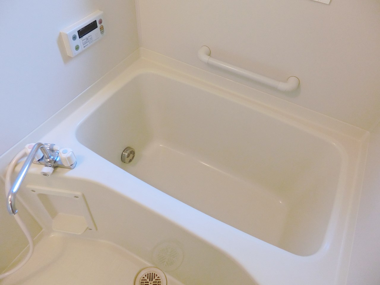 バス・シャワールーム　※画像は103号室です