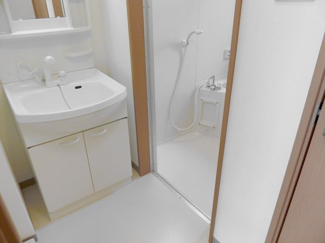 洗面設備　※画像は103号室です