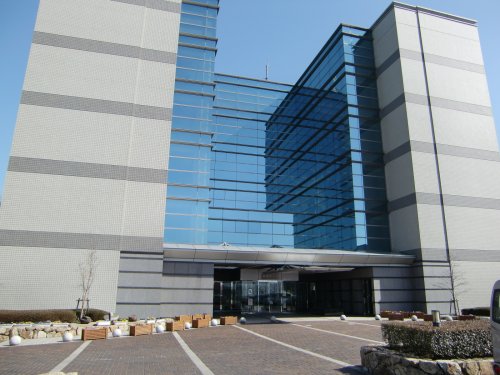 役所　東温市役所（役所）まで677m