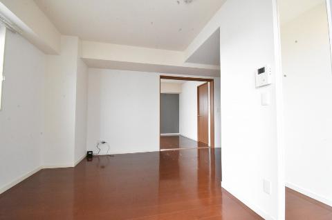 居室・リビング　室内