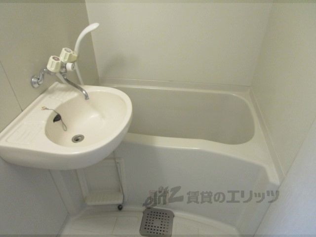 バス・シャワールーム　バス