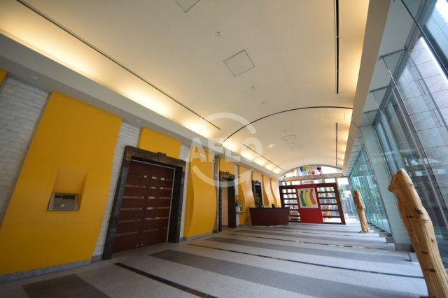 ロビー　サンクタスタワー心斎橋ミラノグランデ　ロビー