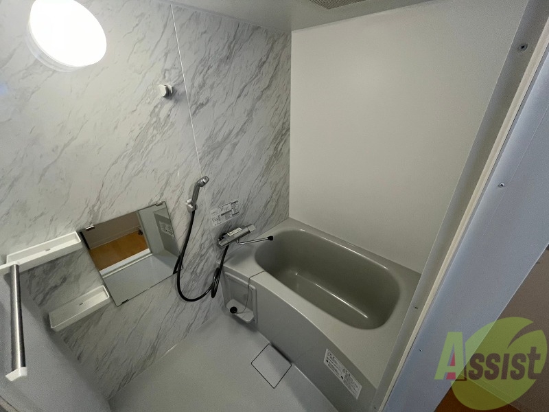 バス・シャワールーム　お風呂になります。一日の疲れを癒してくださいね。