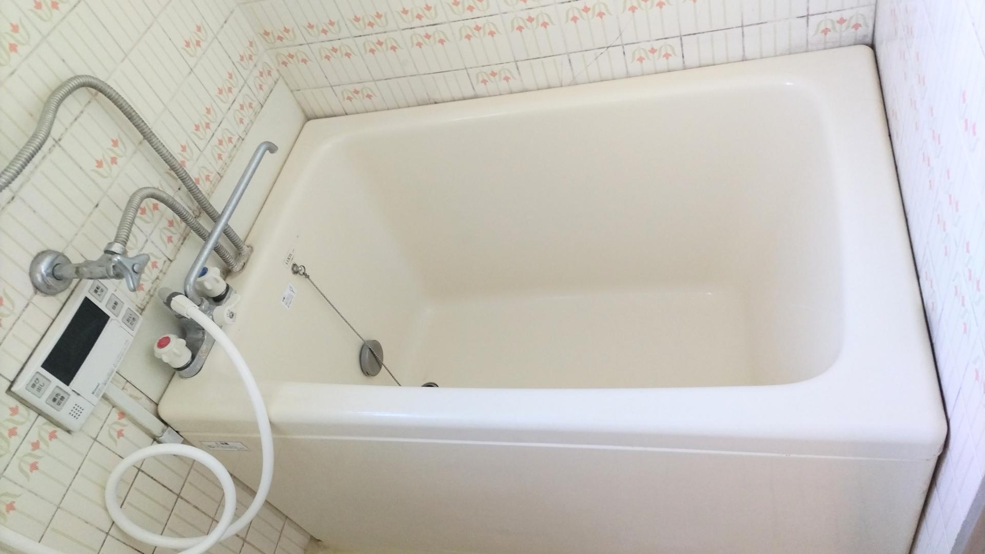 バス・シャワールーム　浴槽も交換して間もないのできれいに使えます。