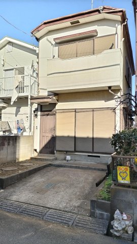 建物外観　駐車場付きです。（小型車用）