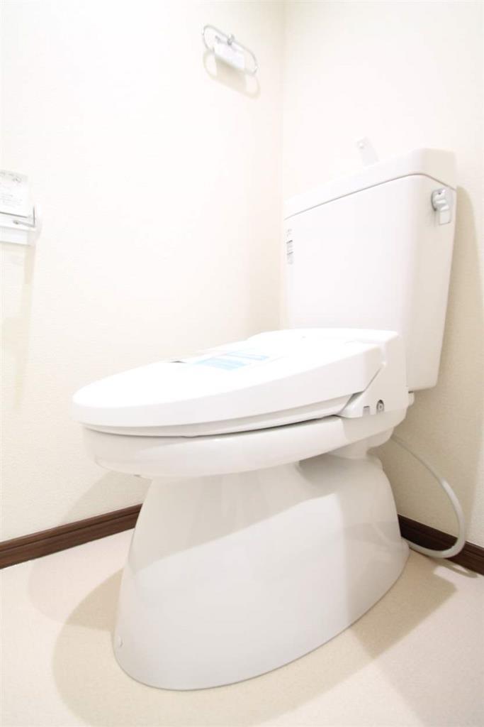 トイレ　温水洗浄便座完備