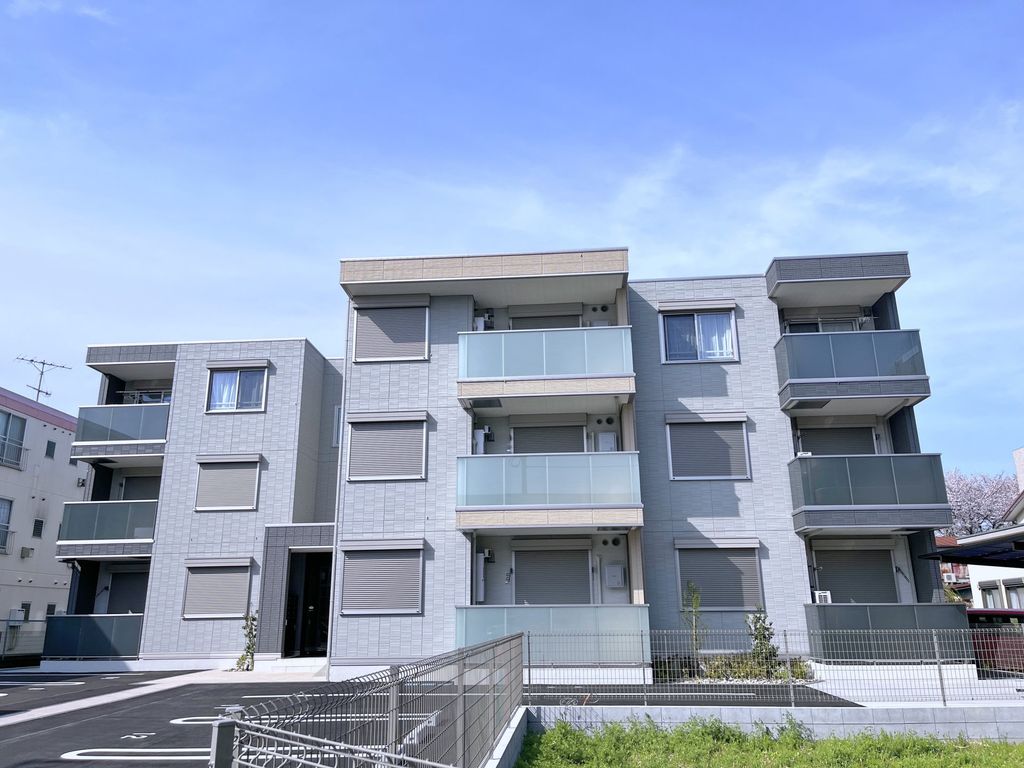 建物外観　★駅まで平坦な道のりです★