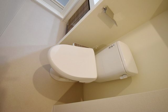 トイレ　★温水洗浄付暖房便座★