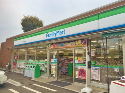 コンビニ　ファミリーマート 小平小川町店（コンビニ）まで702m