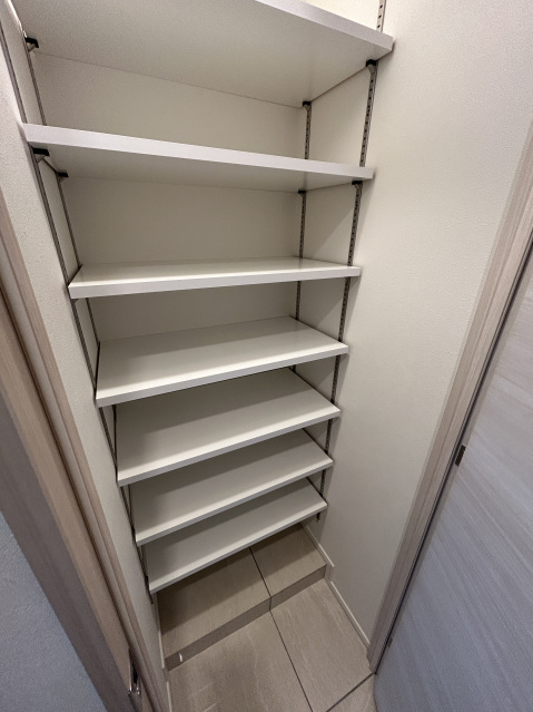 収納　シューズボックス