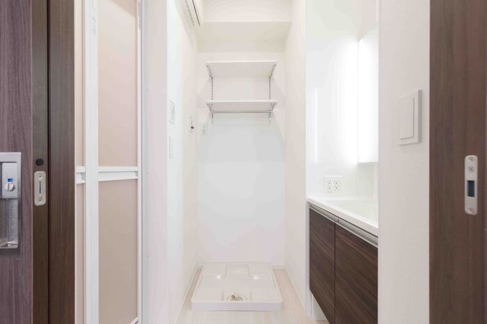 洗面設備　スペースが確保できる洗面所です