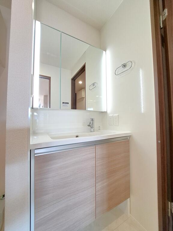 洗面設備　★朝の身支度はこちらで！