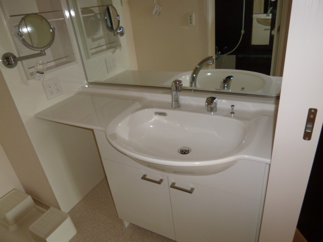 洗面設備　洗髪洗面化粧台