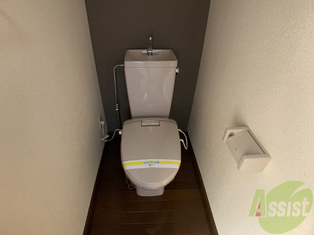 トイレ　トイレがございます。ゆとりを持って使うことが出来ますね。