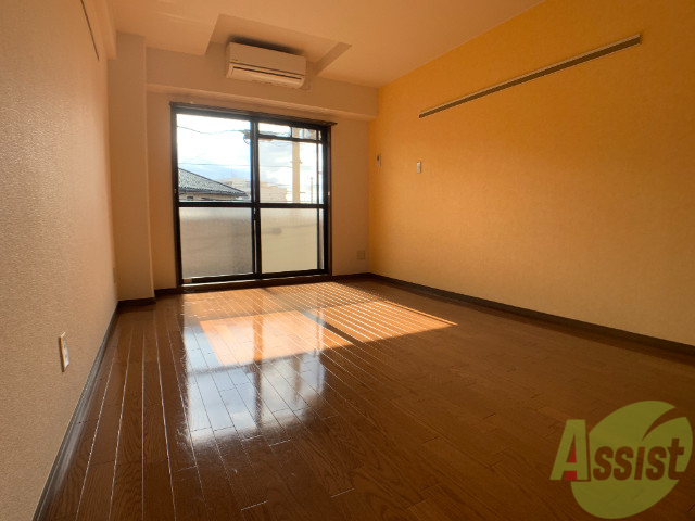 居室・リビング　綺麗なリビングです。家具を何を置くか迷いますね！