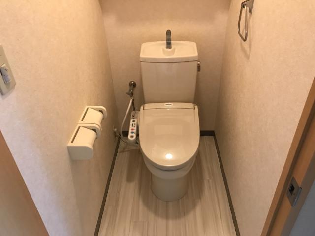 トイレ　シャワー付きトイレ