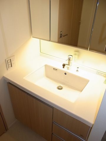 洗面設備　独立洗面化粧台