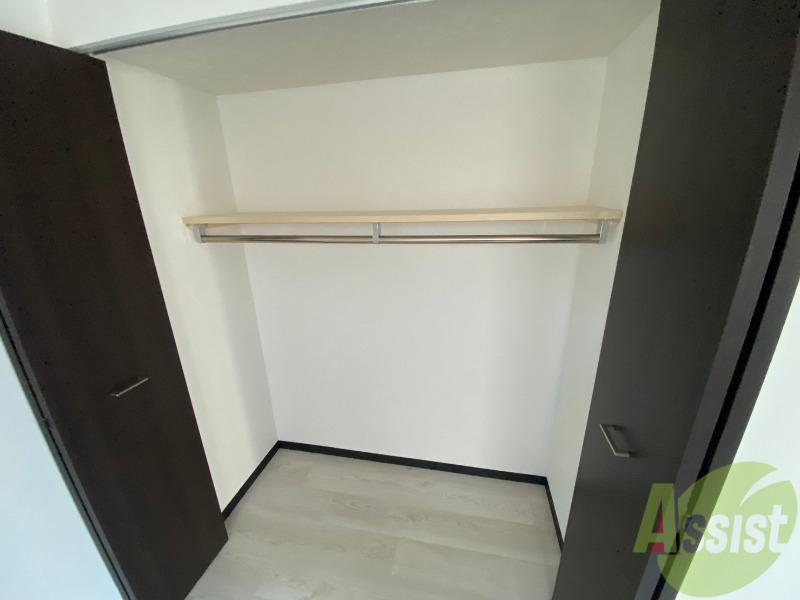 収納　クローゼットは奥行きもあり、荷物が多い方でも安心です。