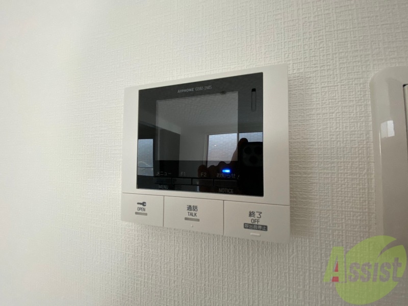 セキュリティ　ＴＶモニター付インターホンです。来客者の顔が見えるので安心！