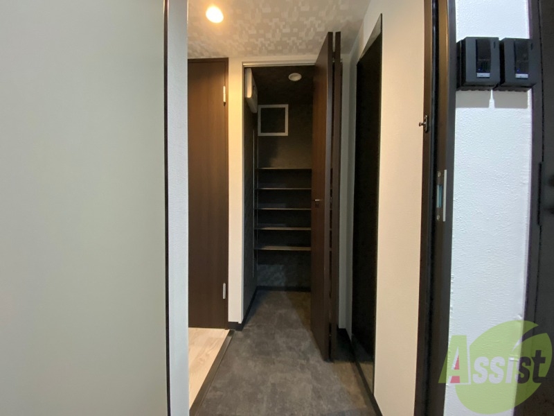 玄関　玄関の様子です。明るい印象ですね。気分もあがりそう。