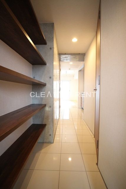 玄関　同タイプ別住戸写真となります。現況と異なる場合がございます。