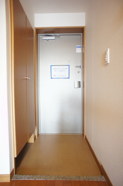 玄関　下駄箱付なので、玄関はいつでもスッキリ片付きますね☆