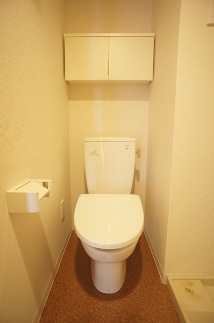 トイレ　白を基調とした空間で清潔感のあるトイレです♪