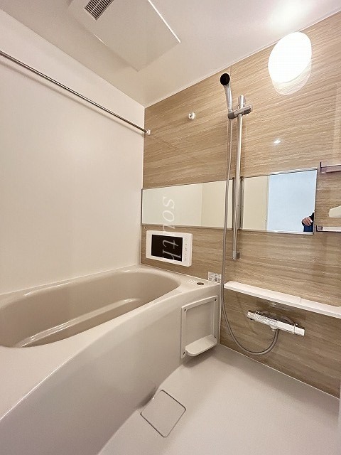 バス・シャワールーム　浴室乾燥機付きのお風呂