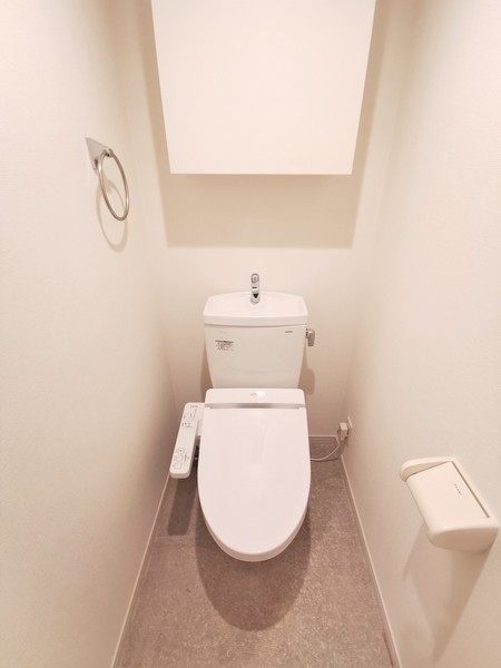 トイレ　温水洗浄便座完備