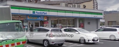 コンビニ　ファミリーマート（コンビニ）まで166m