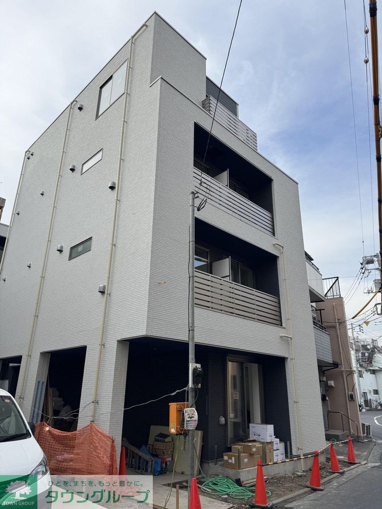 建物外観　駐車場