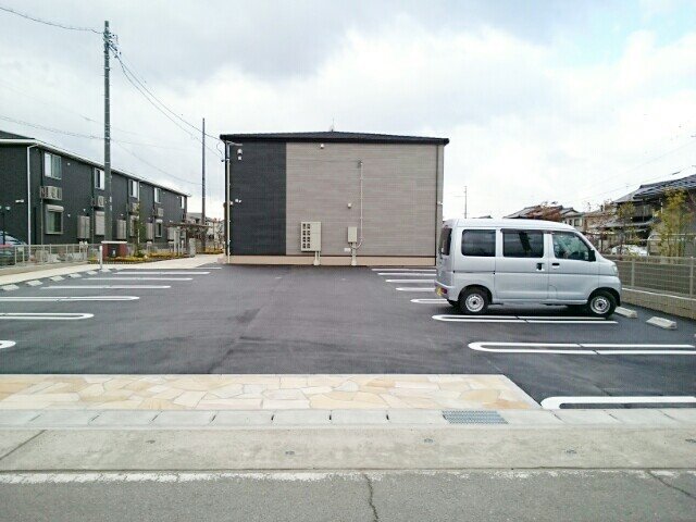 駐車場　駐車場に車を止められます