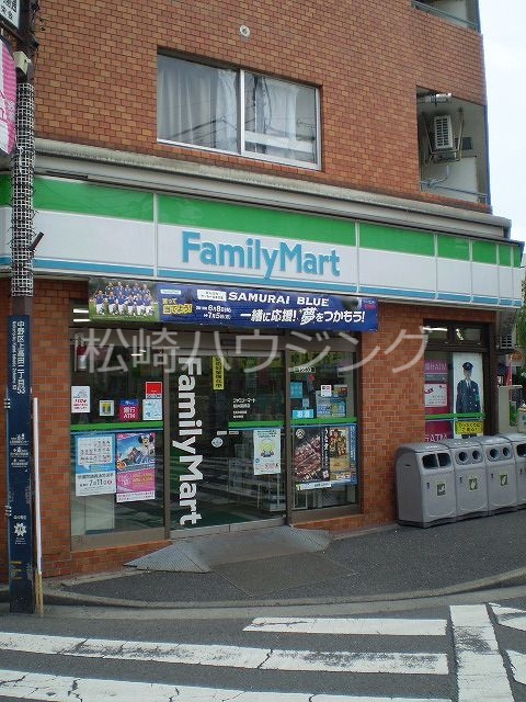 コンビニ　ファミリーマート新井薬師店（コンビニ）まで116m