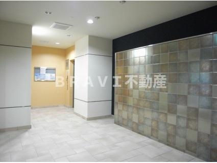 エントランス　【ドゥーエ本庄】清潔なエントランスです