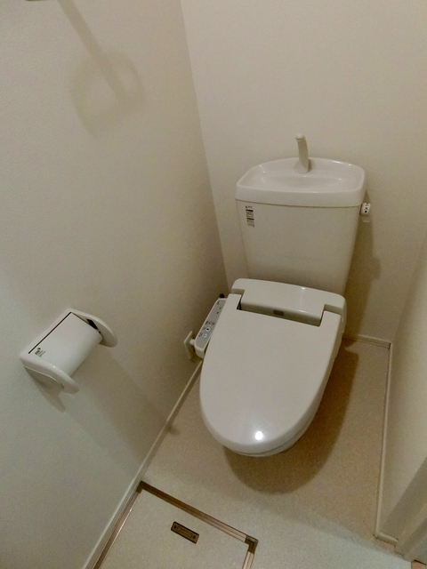 トイレ　☆ウォシュレット付きのトイレです?☆