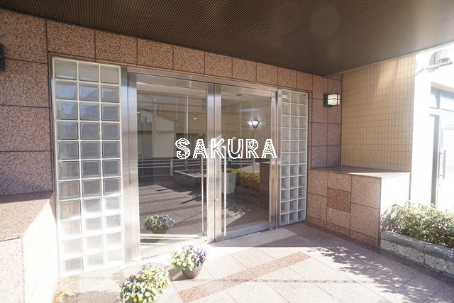 エントランス　管理の行き届いたエントランスです♪